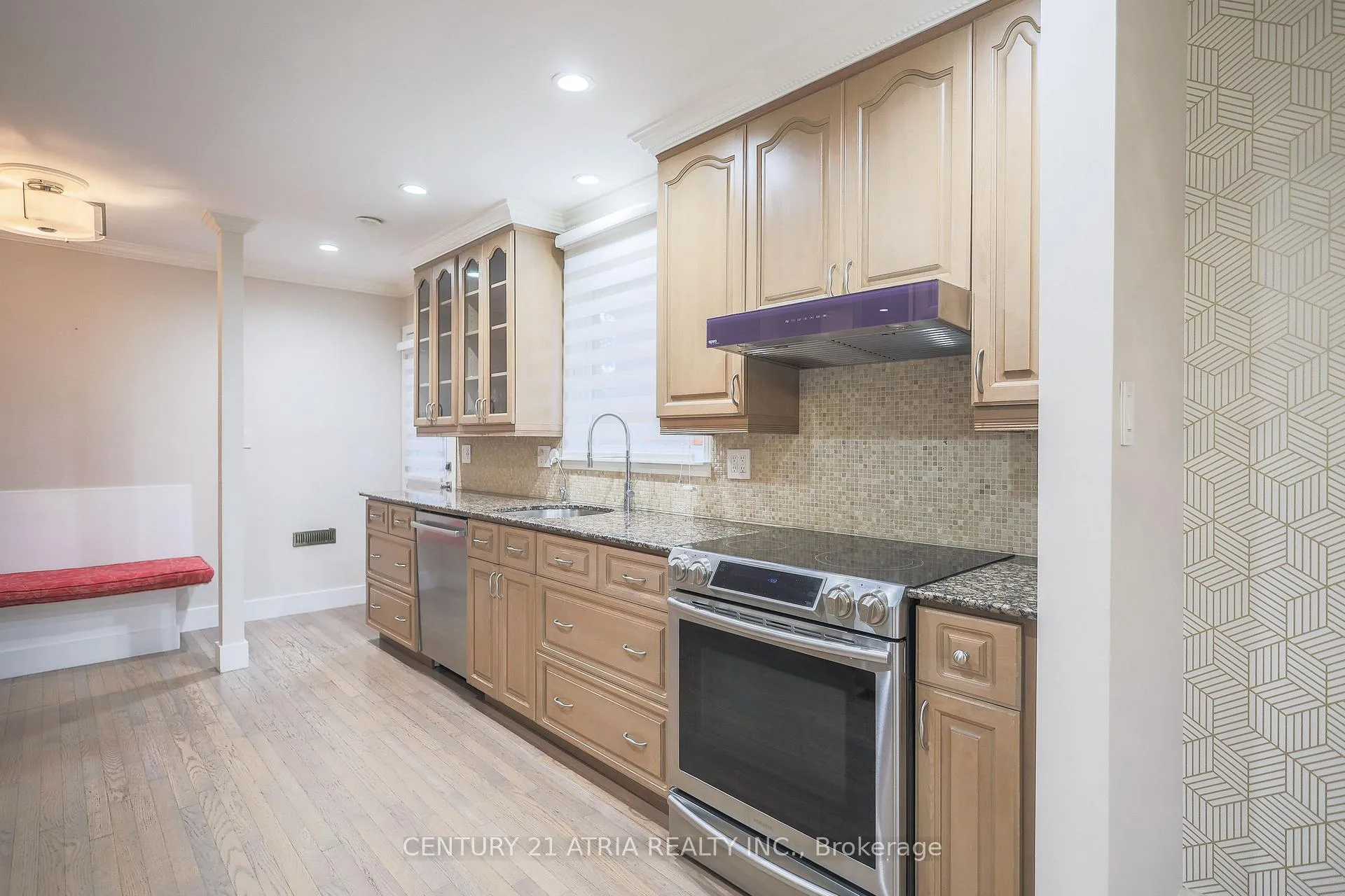 Photo 11 of 2750 Barnstone Crescent, Mississauga, Sheridan — HOMEH