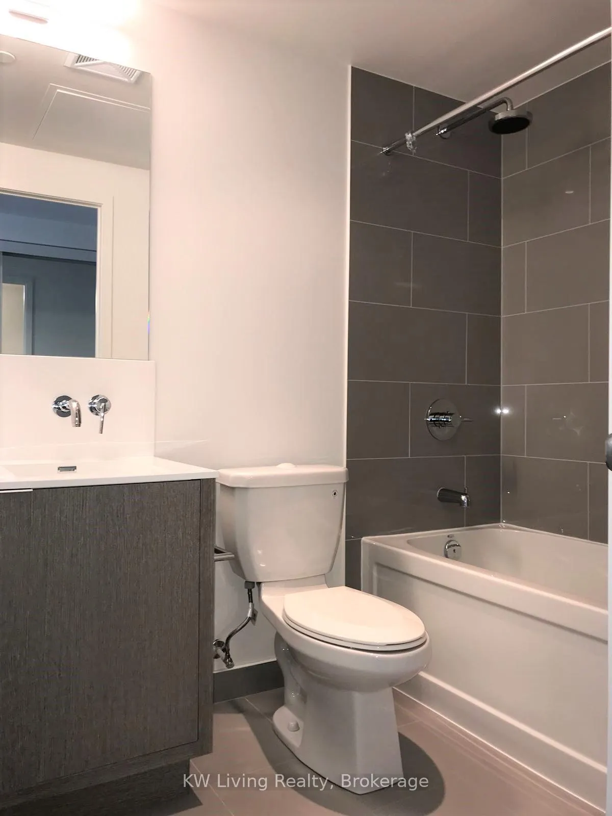 Photo 3 of Unit 4011, 100 Harbour Street, Toronto, Waterfront Communities — HOMEH