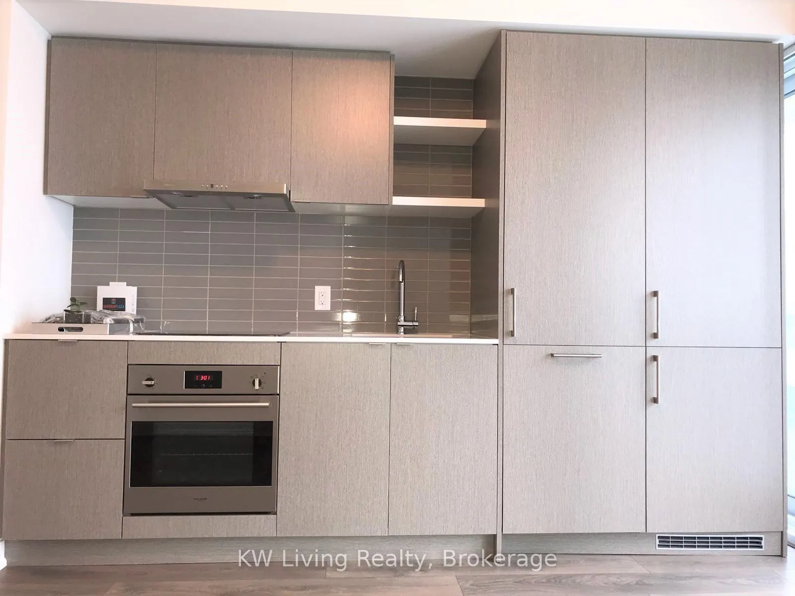 Photo 6 of Unit 4011, 100 Harbour Street, Toronto, Waterfront Communities — HOMEH