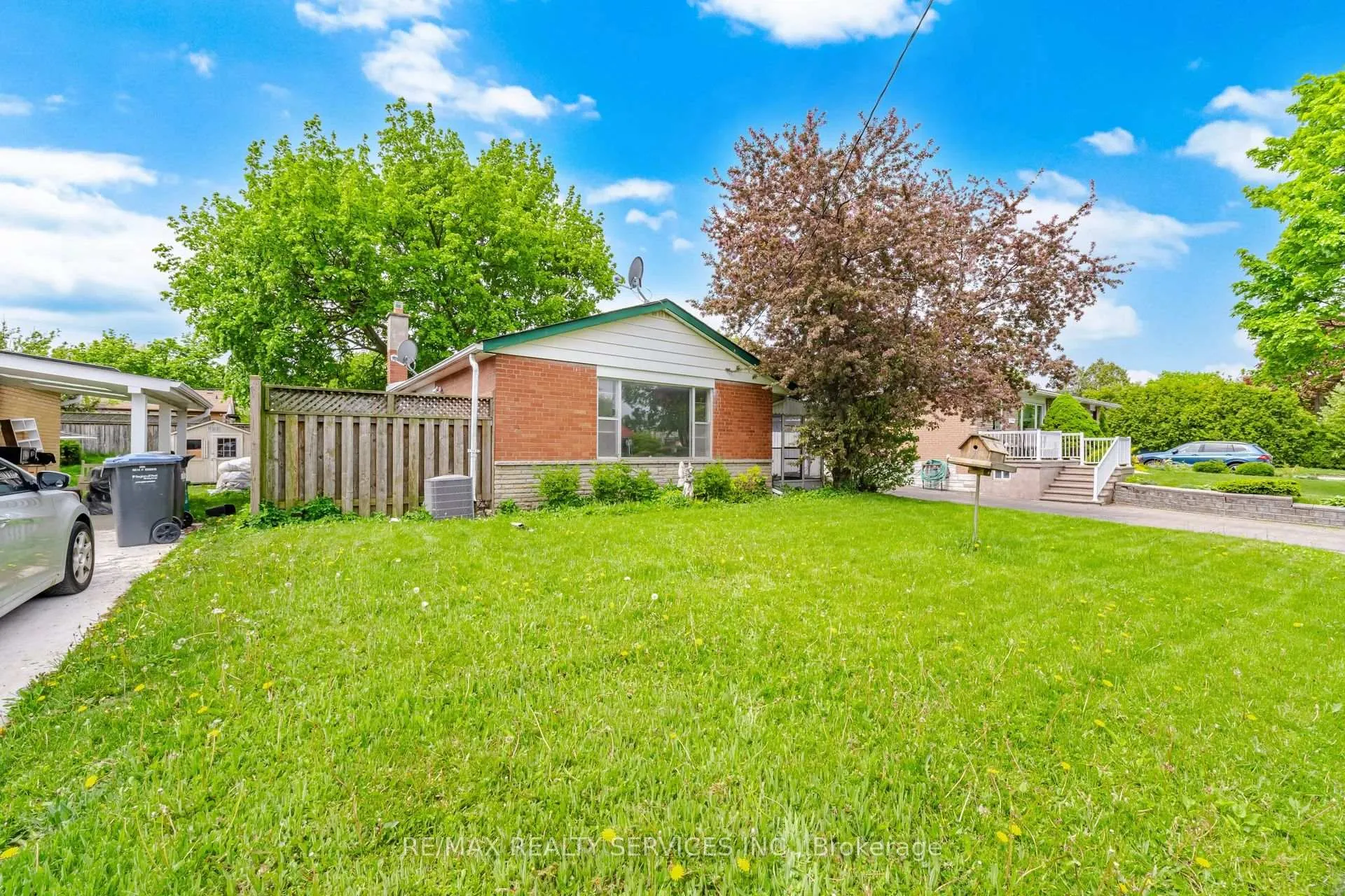 Photo 4 of 27 Hadrina Street, Brampton, Northwood Park — HOMEH