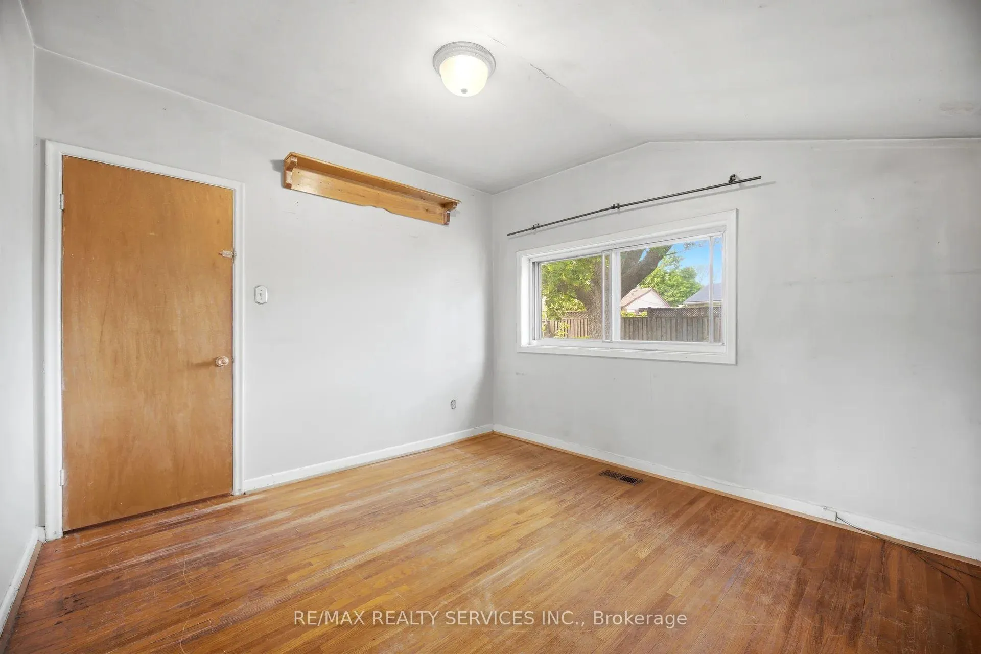 Photo 24 of 27 Hadrina Street, Brampton, Northwood Park — HOMEH