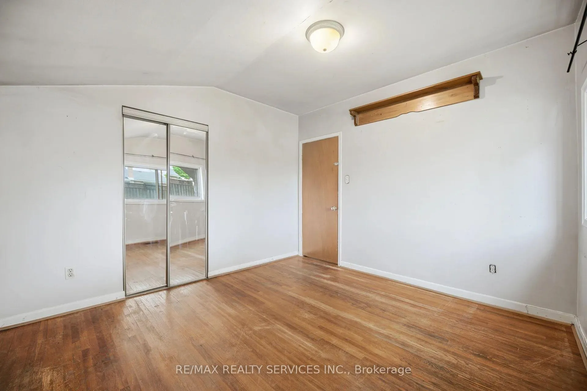 Photo 25 of 27 Hadrina Street, Brampton, Northwood Park — HOMEH