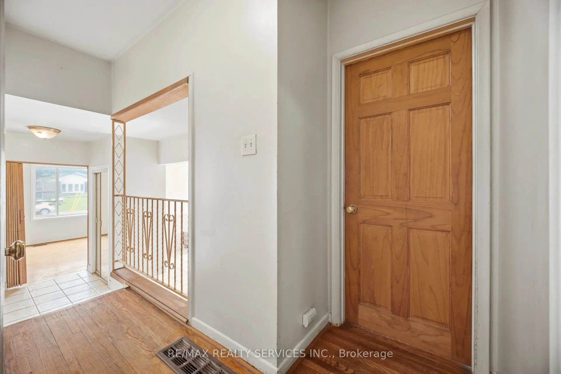 Photo 26 of 27 Hadrina Street, Brampton, Northwood Park — HOMEH