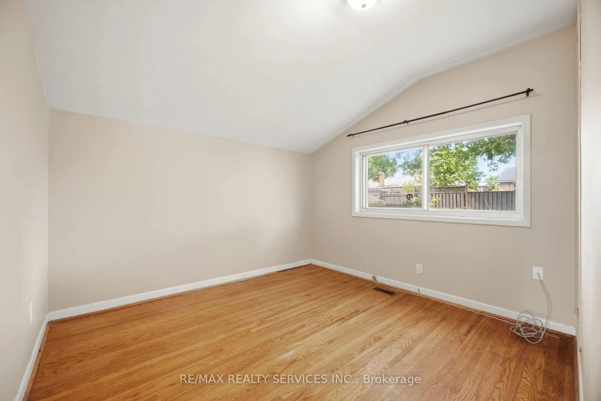 Photo 27 of 27 Hadrina Street, Brampton, Northwood Park — HOMEH