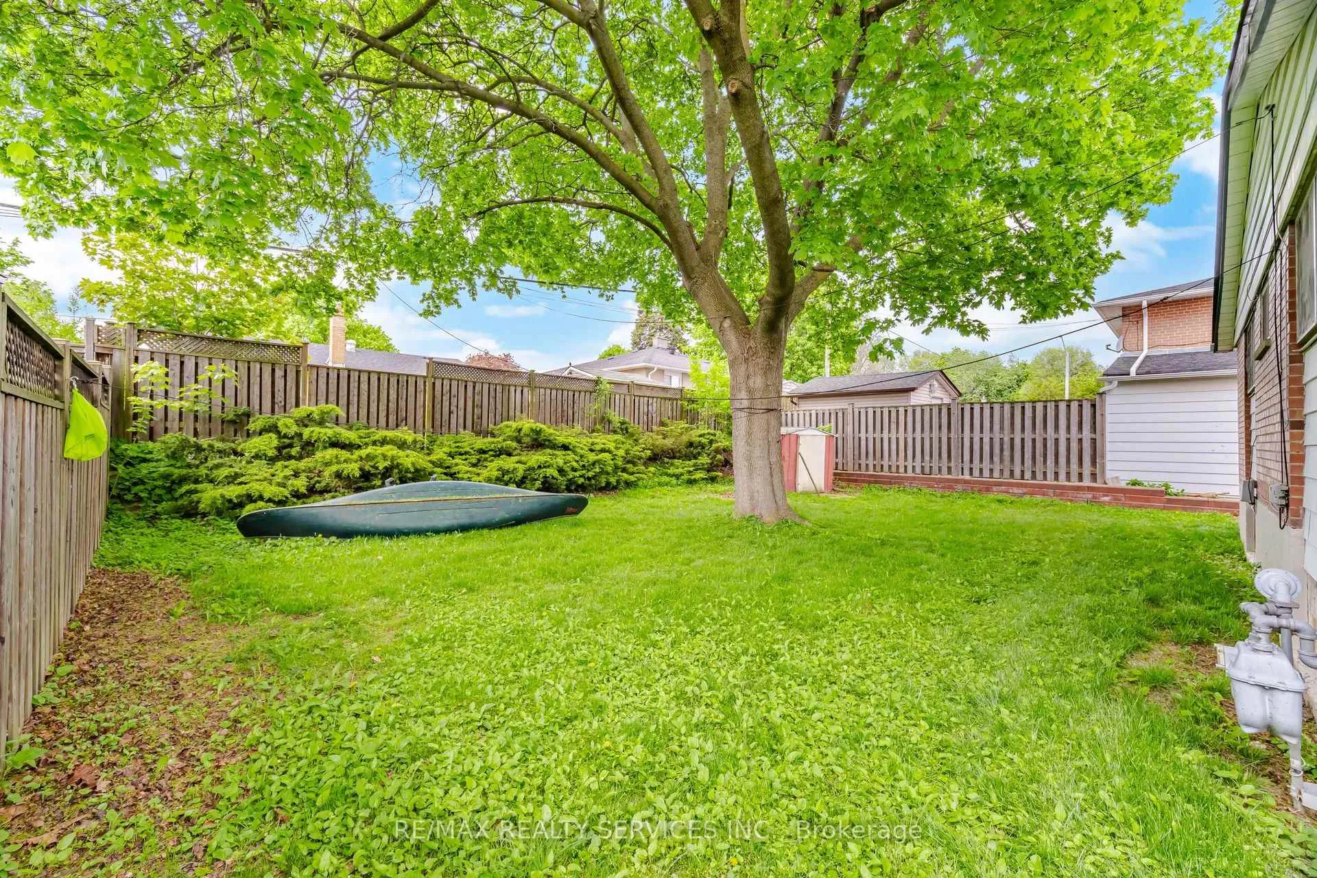 Photo 49 of 27 Hadrina Street, Brampton, Northwood Park — HOMEH