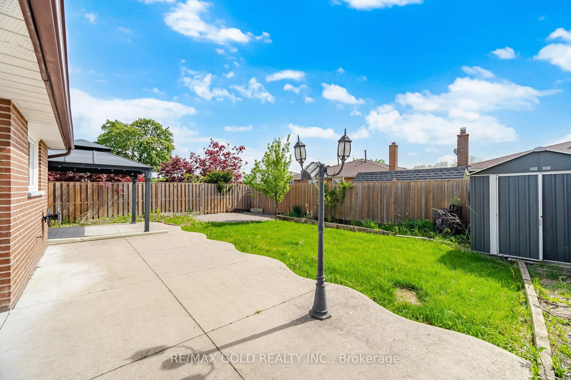 Photo 47 of 277 Centre Street N, Brampton, Brampton North — HOMEH