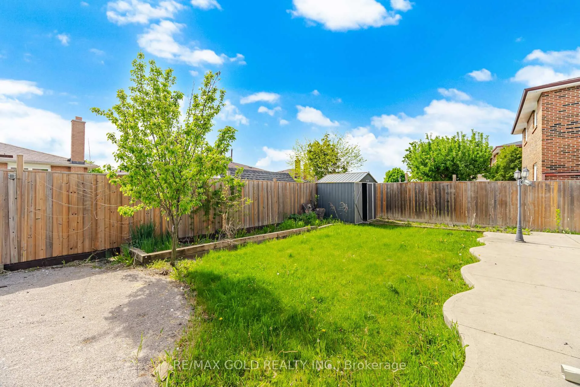 Photo 48 of 277 Centre Street N, Brampton, Brampton North — HOMEH