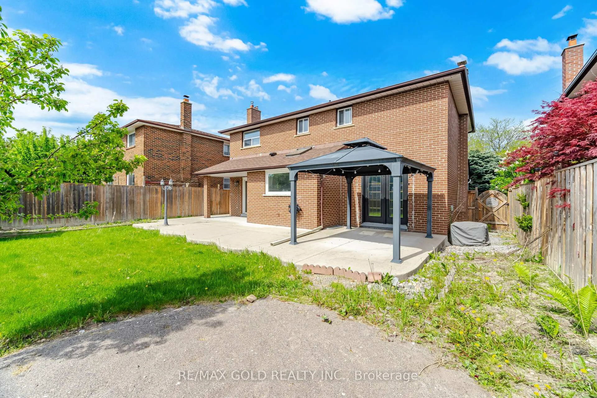 Photo 49 of 277 Centre Street N, Brampton, Brampton North — HOMEH