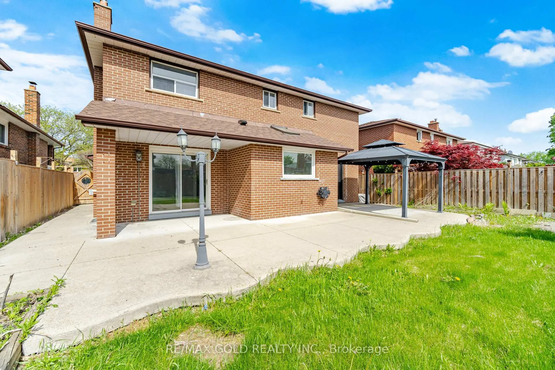 Photo 50 of 277 Centre Street N, Brampton, Brampton North — HOMEH