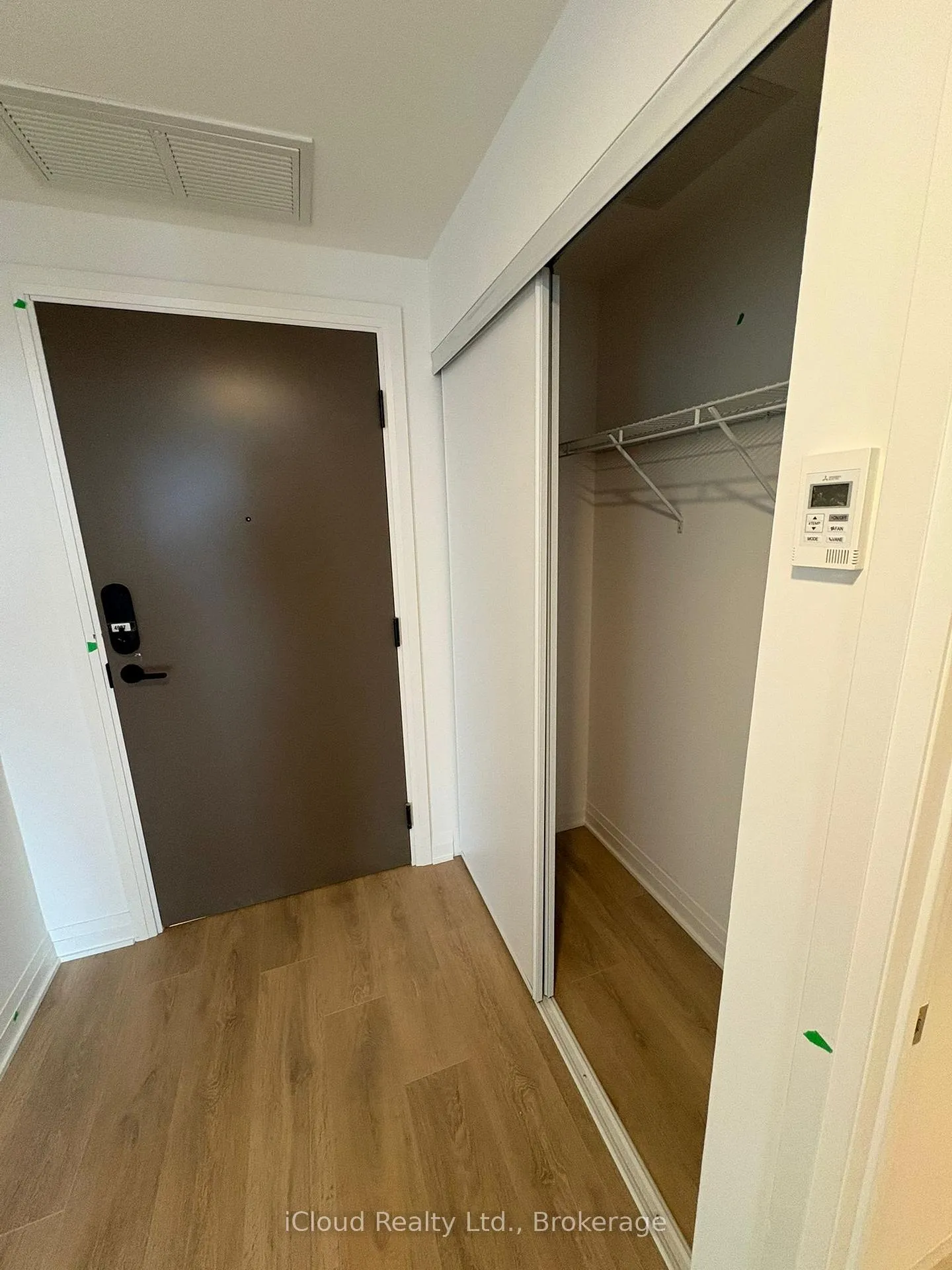 Photo 6 of Unit 4907, 4015 The Exchange, Mississauga, City Centre — HOMEH