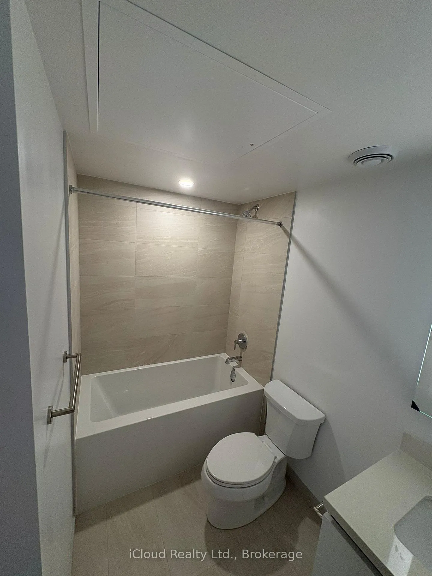Photo 7 of Unit 4907, 4015 The Exchange, Mississauga, City Centre — HOMEH