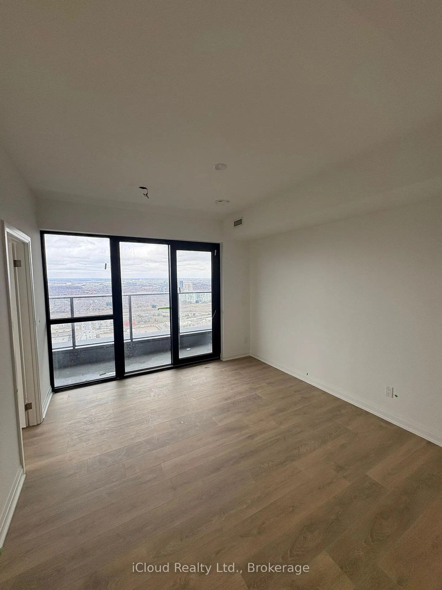 Photo 8 of Unit 4907, 4015 The Exchange, Mississauga, City Centre — HOMEH