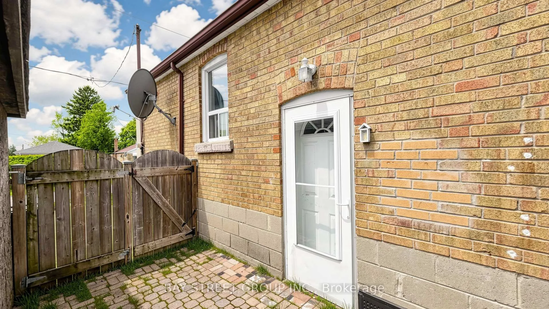 Photo 3 of Unit Bsmt, 31 Compton Drive, Scarborough, Wexford-Maryvale — HOMEH