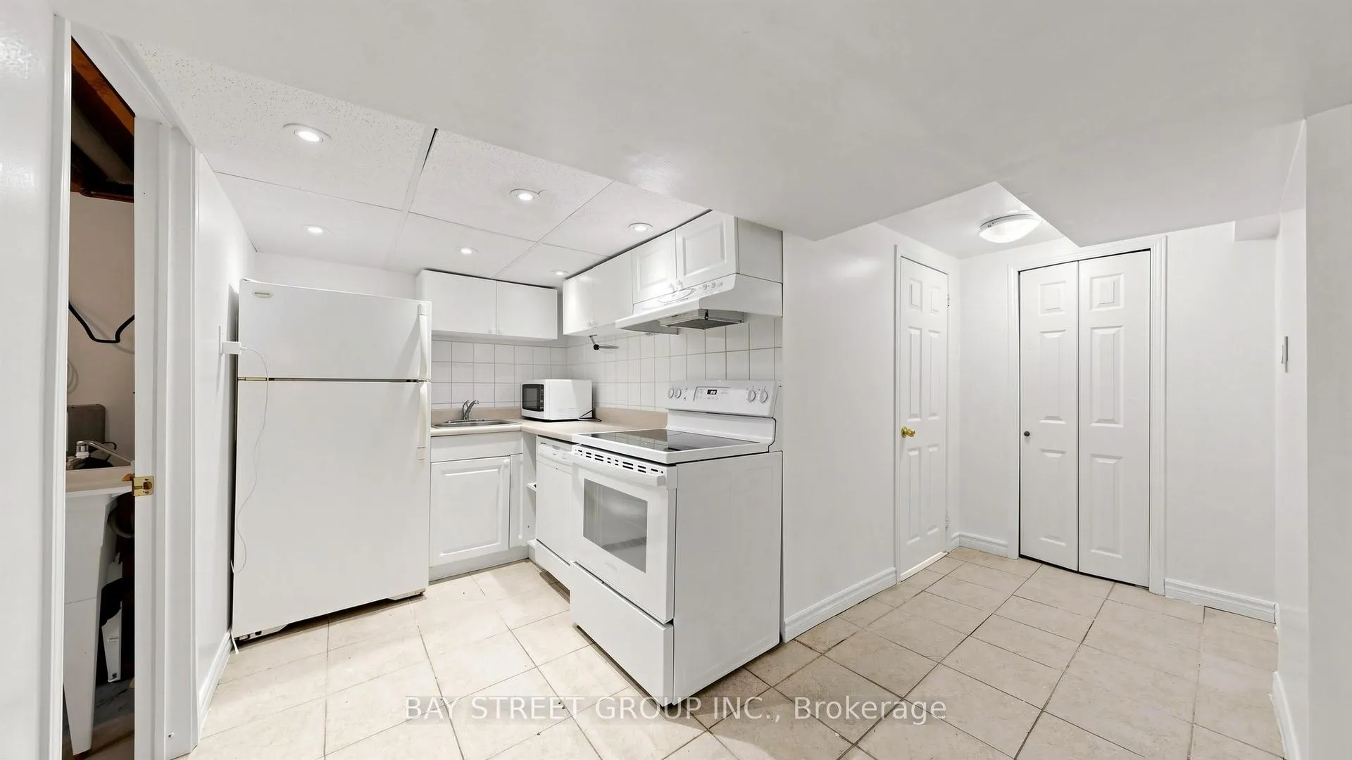 Photo 7 of Unit Bsmt, 31 Compton Drive, Scarborough, Wexford-Maryvale — HOMEH