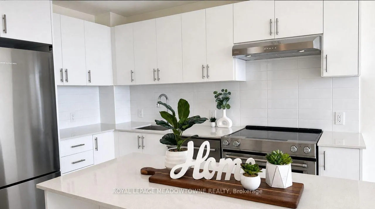 Photo 3 of Unit 907, 27 Korda Gate, Vaughan, Vellore Village — HOMEH