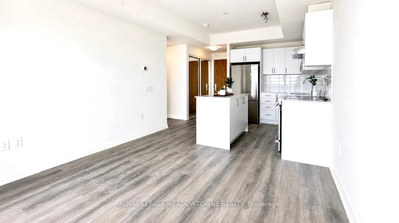 Photo 4 of Unit 907, 27 Korda Gate, Vaughan, Vellore Village — HOMEH