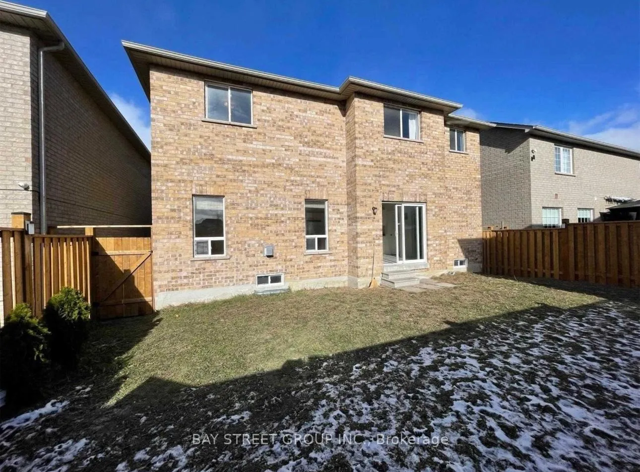 Photo 14 of 7 Raymond Bartlett Ave, Markham, Village Green-South Unionville — HOMEH