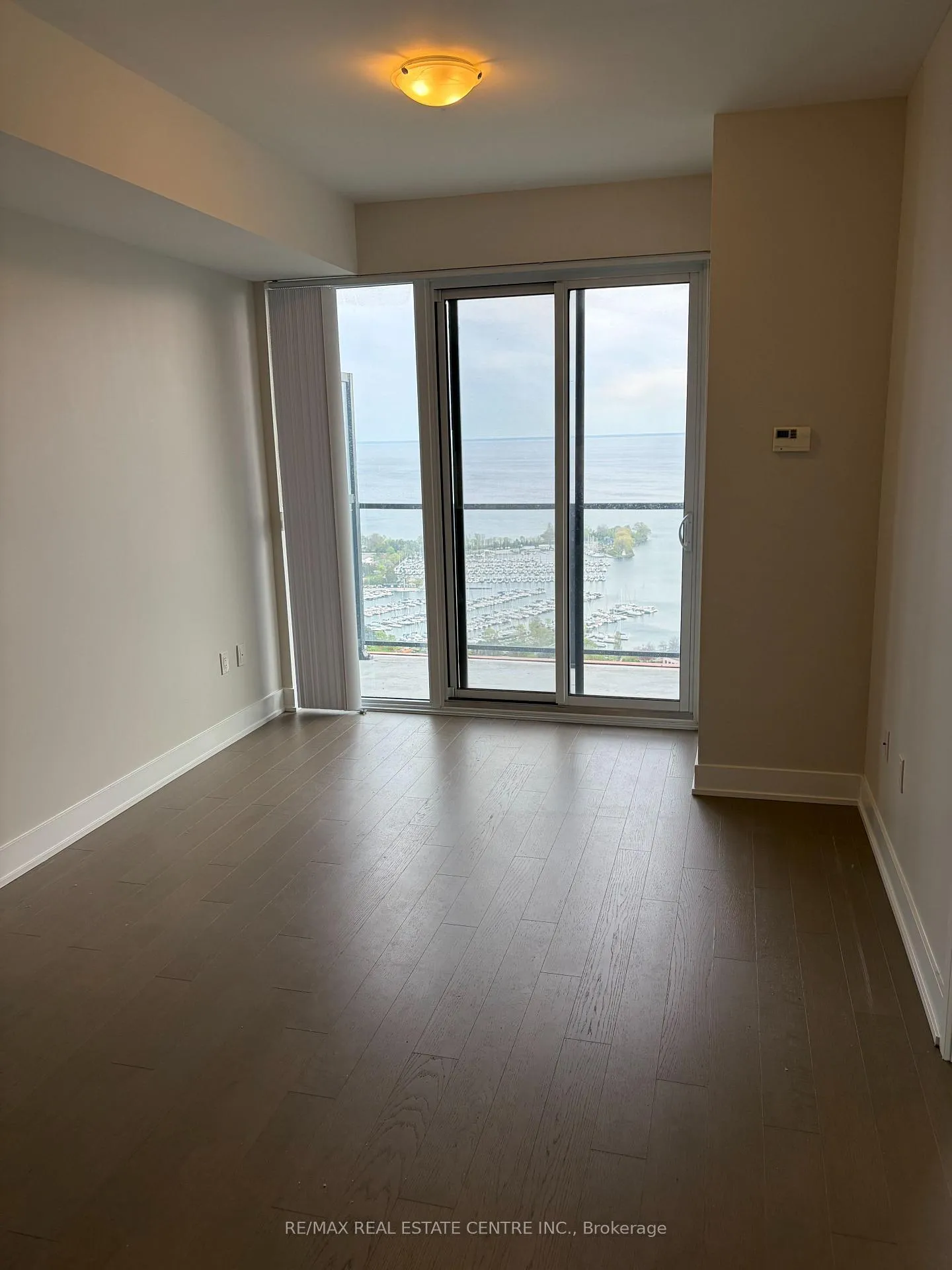Photo 3 of Unit 3818, 30 Shore Breeze Drive, Etobicoke, Mimico — HOMEH