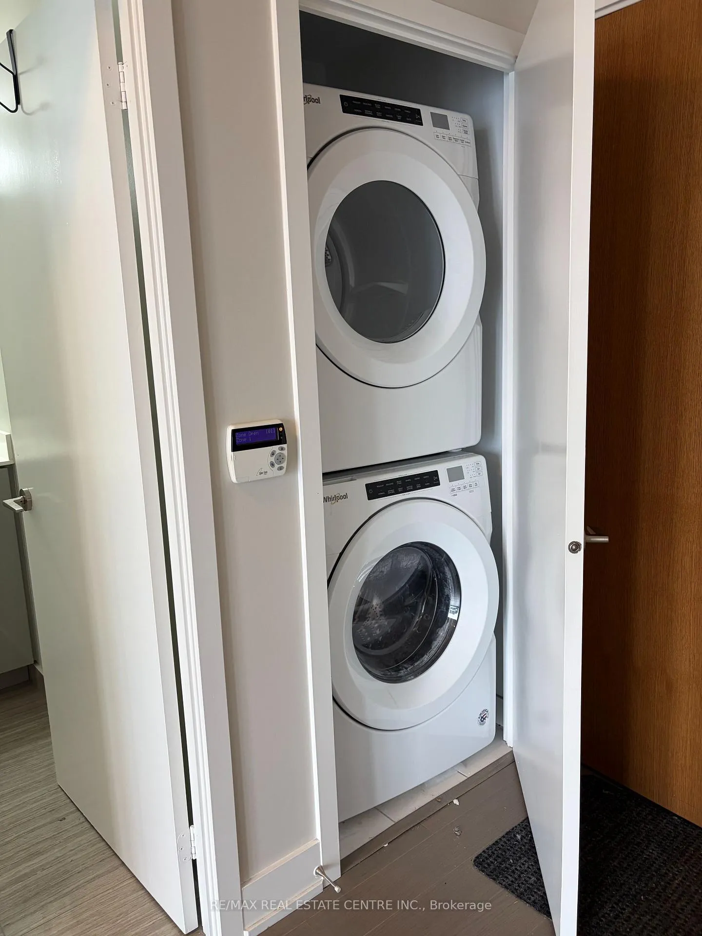 Photo 7 of Unit 3818, 30 Shore Breeze Drive, Etobicoke, Mimico — HOMEH