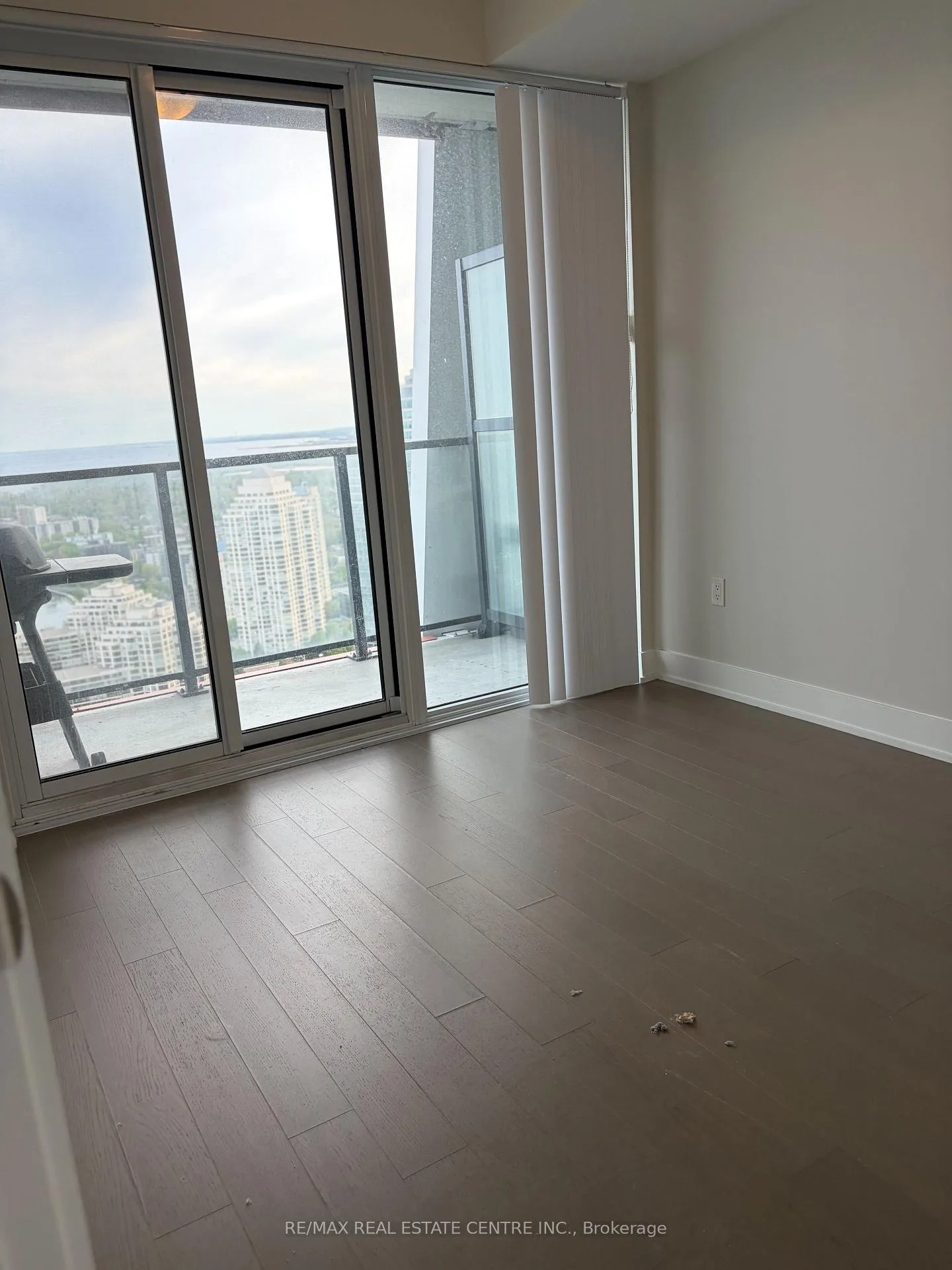 Photo 9 of Unit 3818, 30 Shore Breeze Drive, Etobicoke, Mimico — HOMEH