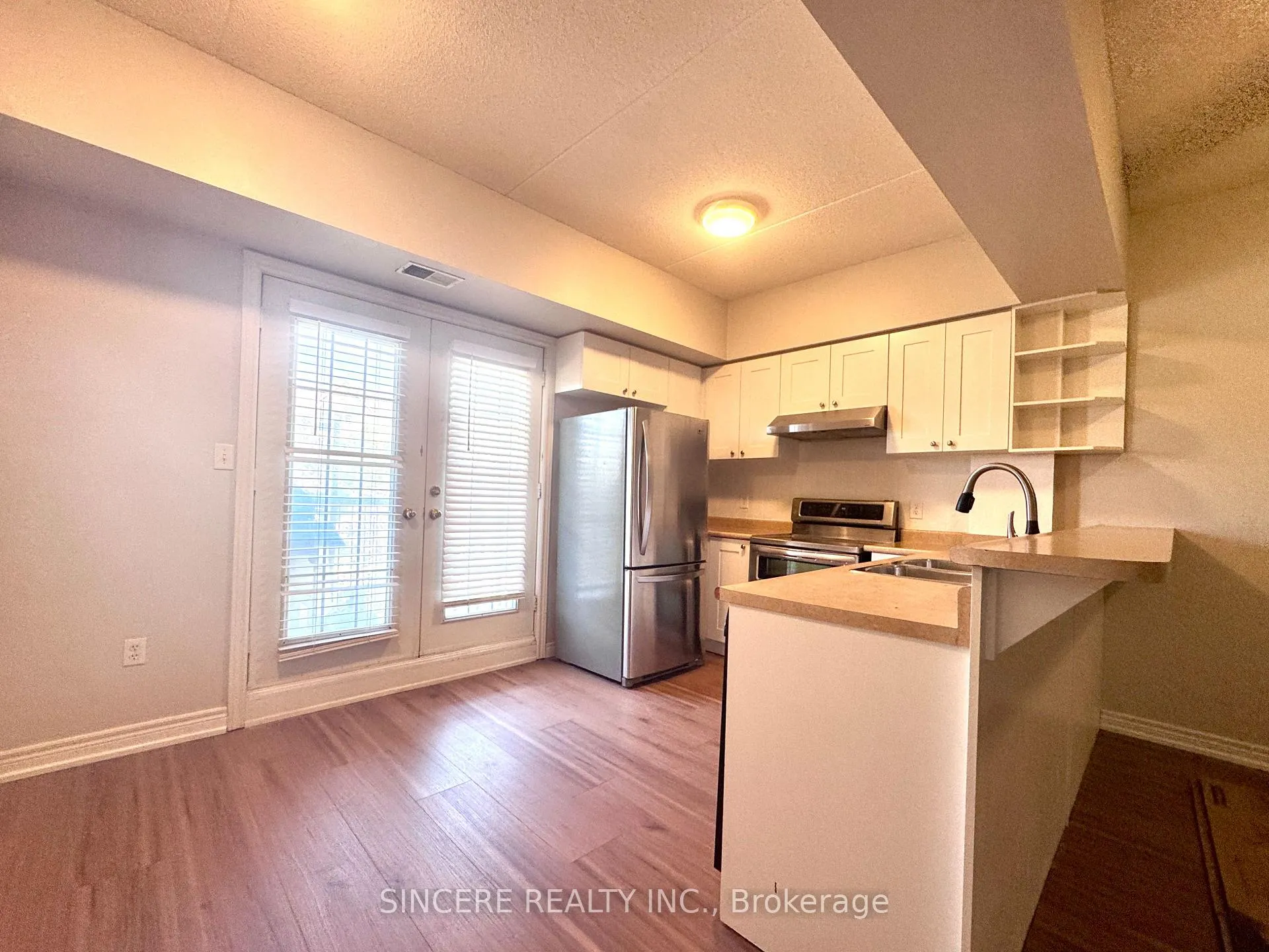 Photo 4 of Unit 211, 4006 Kilmer Drive, Burlington, Tansley — HOMEH