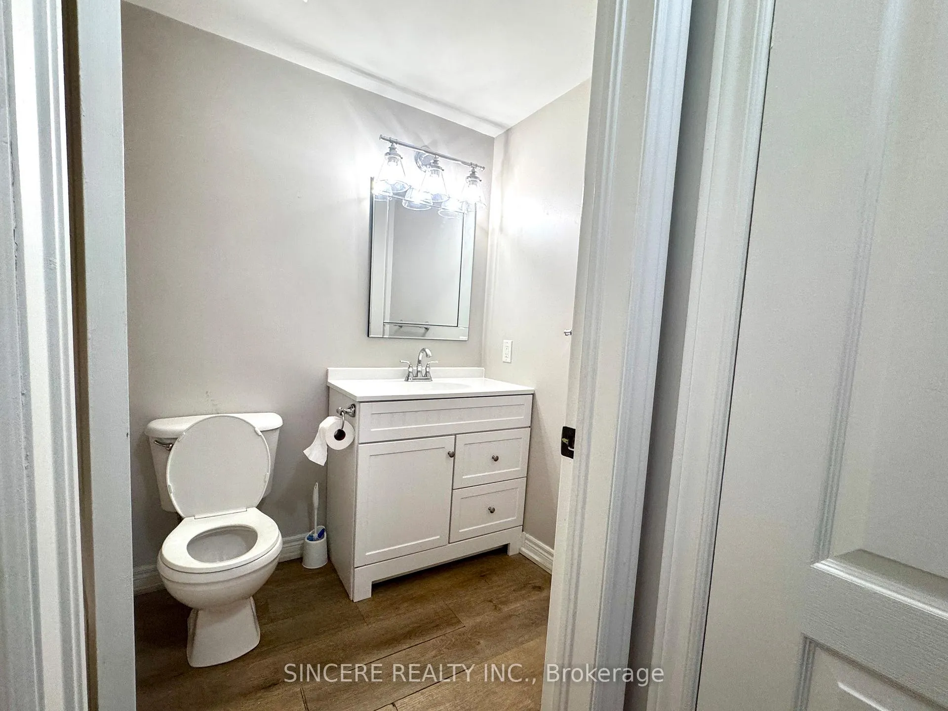 Photo 12 of Unit 211, 4006 Kilmer Drive, Burlington, Tansley — HOMEH