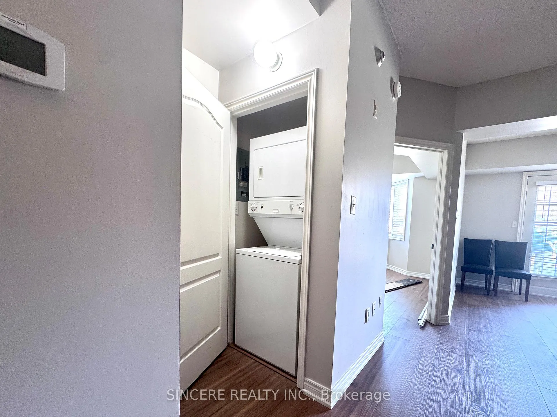 Photo 13 of Unit 211, 4006 Kilmer Drive, Burlington, Tansley — HOMEH