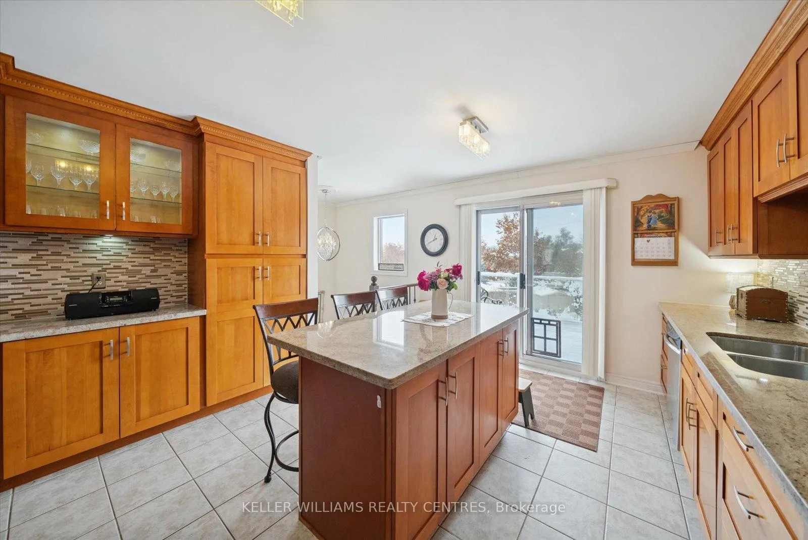 Photo 12 of 76 Kerfoot Crescent, Georgina, Historic Lakeshore Communities — HOMEH