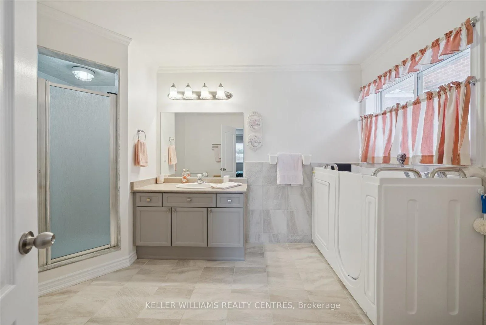 Photo 17 of 76 Kerfoot Crescent, Georgina, Historic Lakeshore Communities — HOMEH