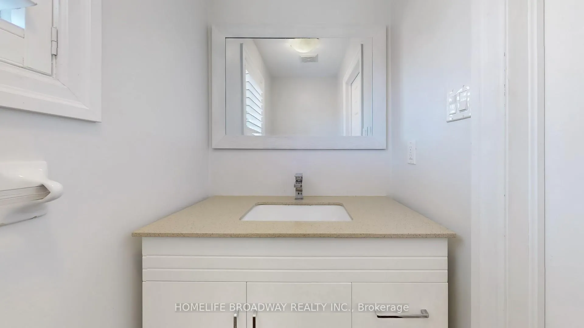 Photo 12 of 96 Echo Ridge Crescent, Vaughan, Sonoma Heights — HOMEH