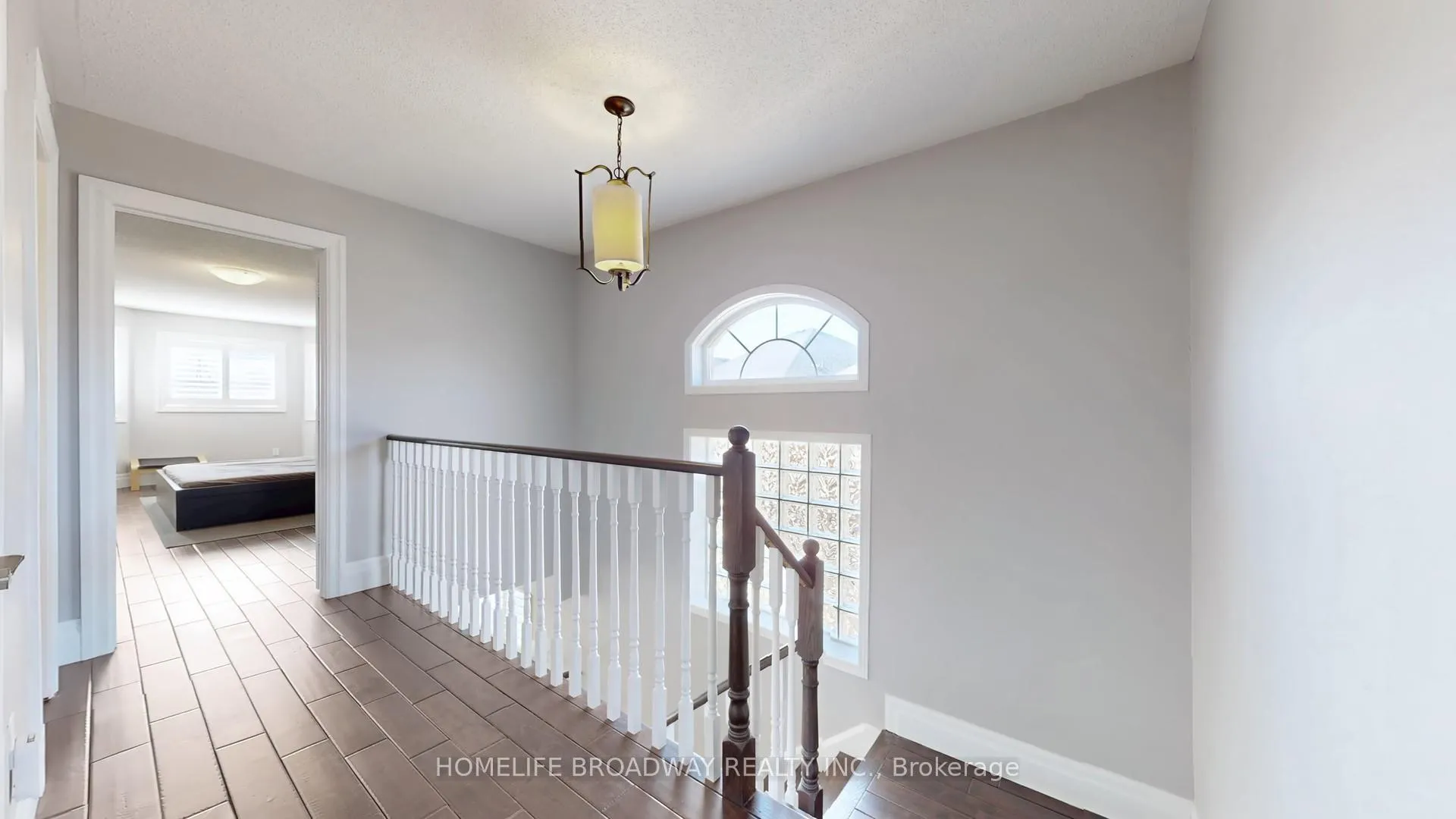 Photo 15 of 96 Echo Ridge Crescent, Vaughan, Sonoma Heights — HOMEH