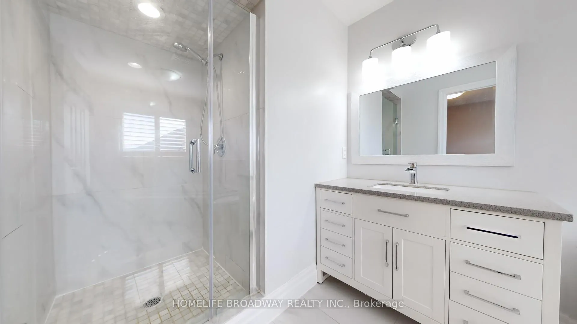 Photo 19 of 96 Echo Ridge Crescent, Vaughan, Sonoma Heights — HOMEH