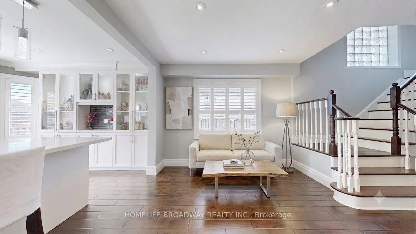 Photo 32 of 96 Echo Ridge Crescent, Vaughan, Sonoma Heights — HOMEH