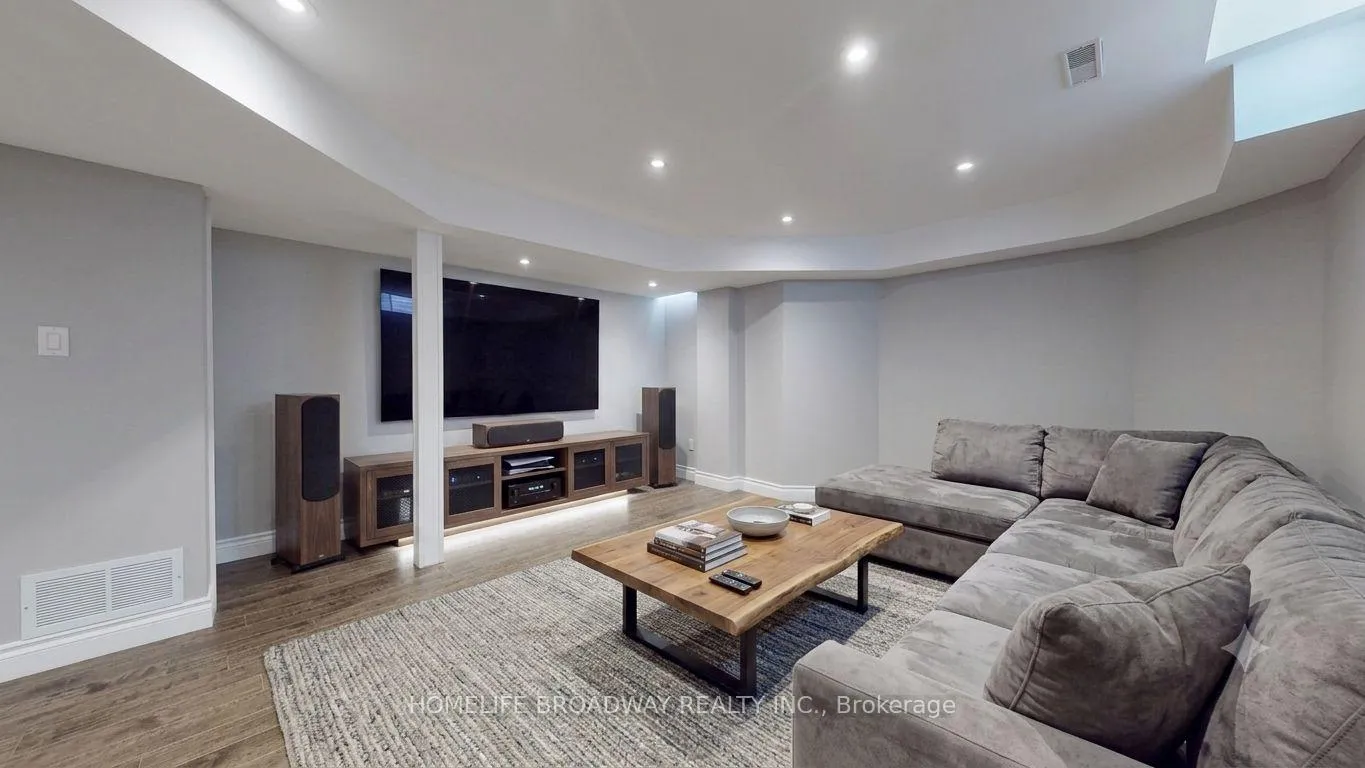 Photo 33 of 96 Echo Ridge Crescent, Vaughan, Sonoma Heights — HOMEH