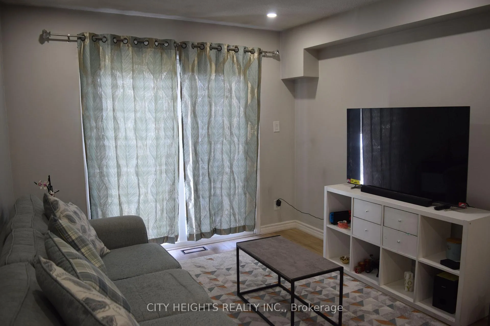 Photo 13 of 28 Crest Fern Way, Toronto, Roncesvalles — HOMEH
