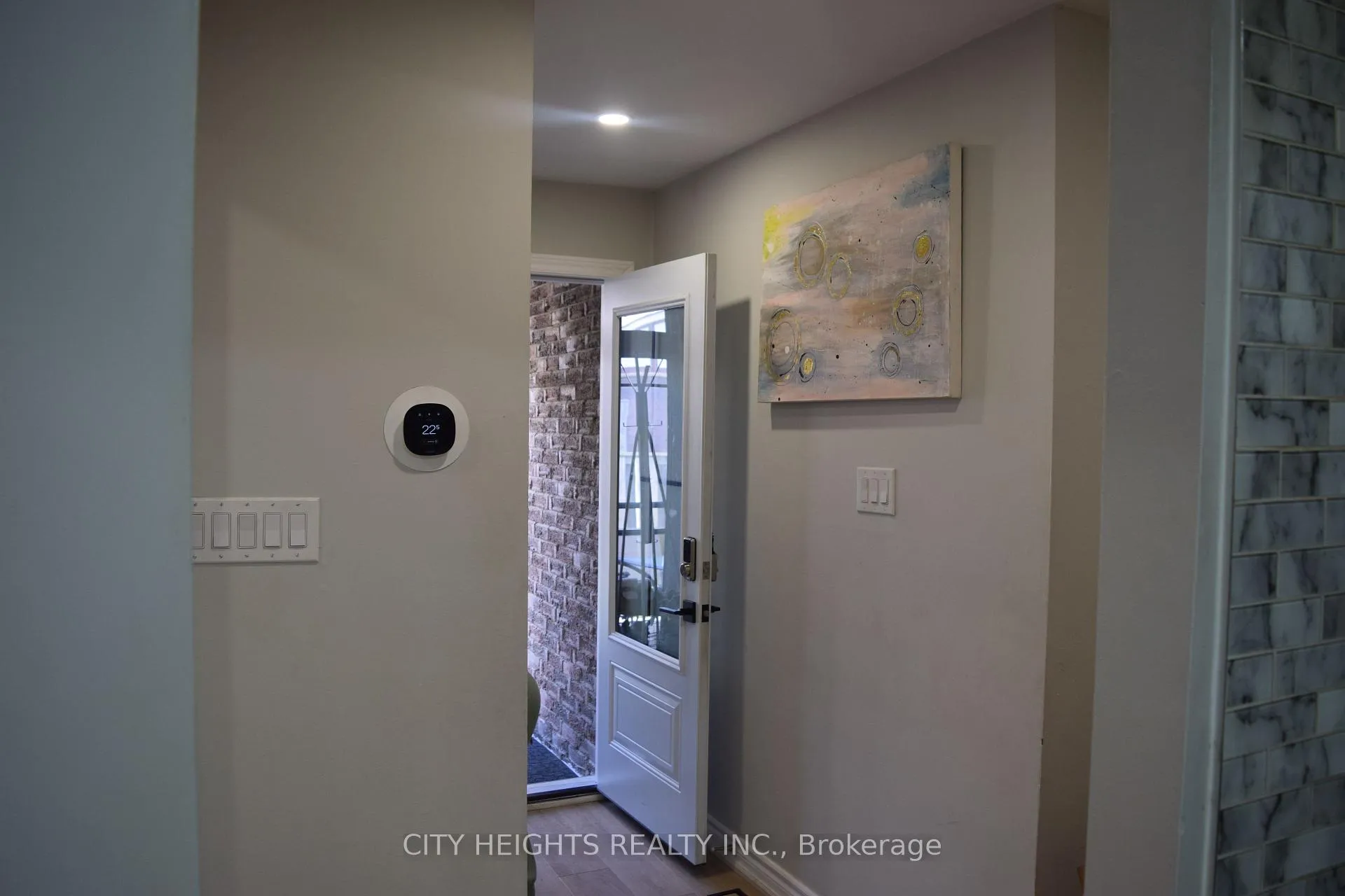 Photo 15 of 28 Crest Fern Way, Toronto, Roncesvalles — HOMEH