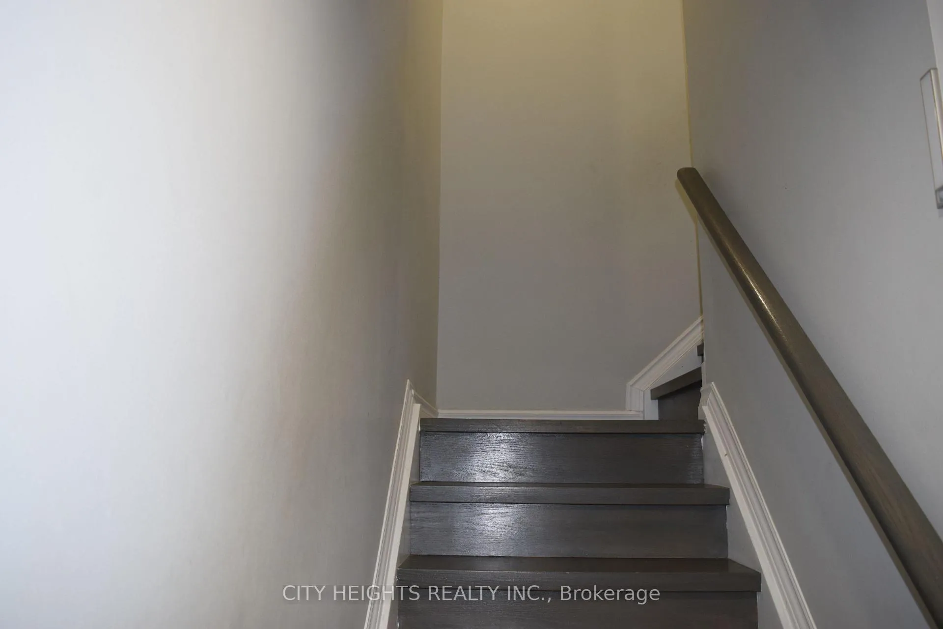 Photo 16 of 28 Crest Fern Way, Toronto, Roncesvalles — HOMEH