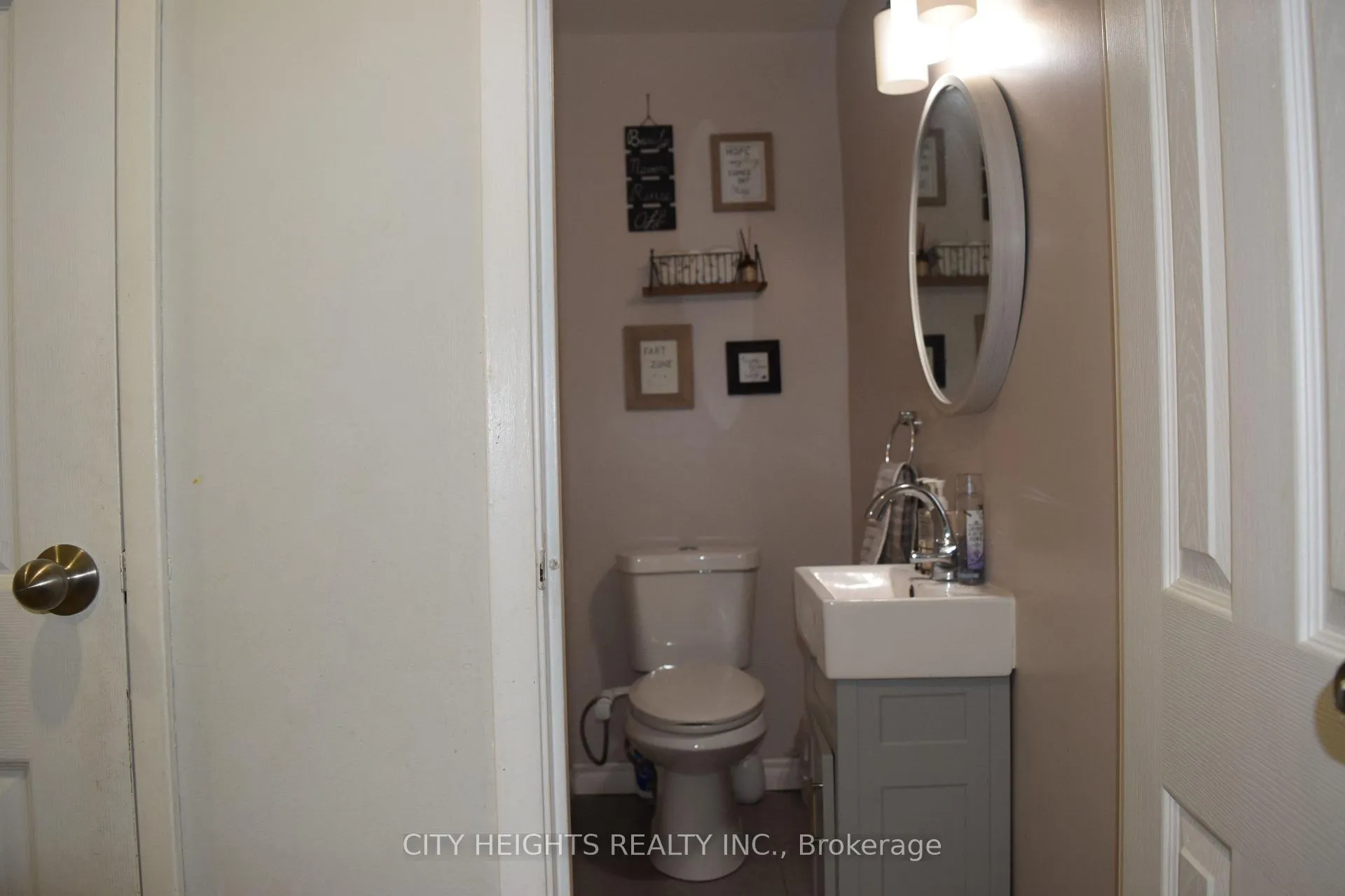 Photo 19 of 28 Crest Fern Way, Toronto, Roncesvalles — HOMEH