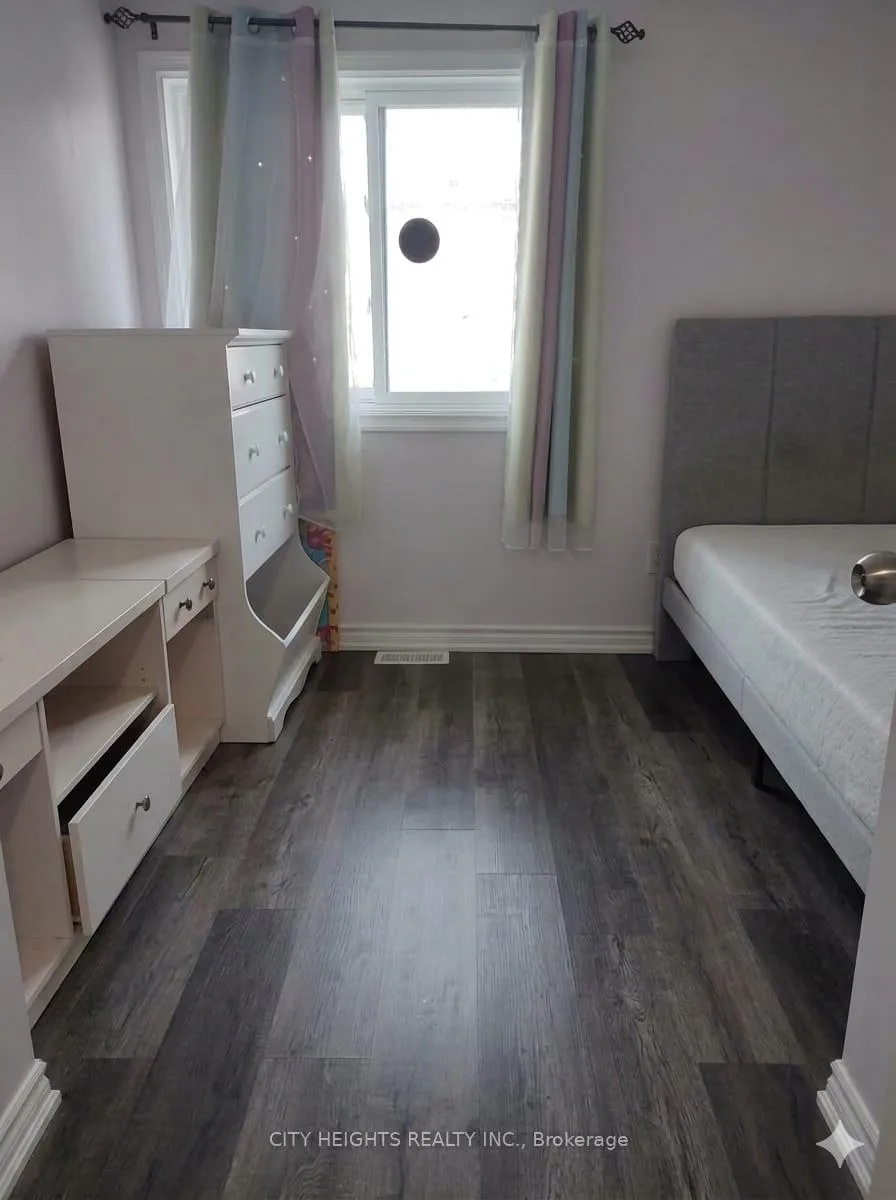 Photo 20 of 28 Crest Fern Way, Toronto, Roncesvalles — HOMEH