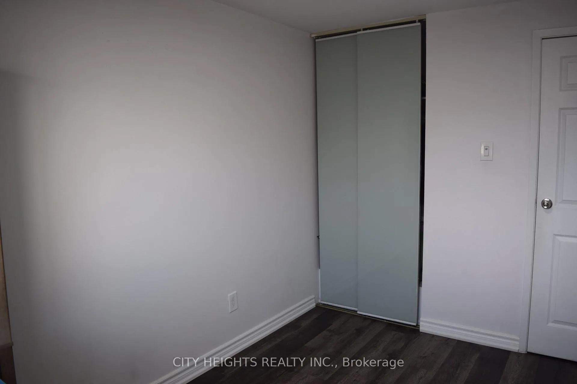 Photo 22 of 28 Crest Fern Way, Toronto, Roncesvalles — HOMEH
