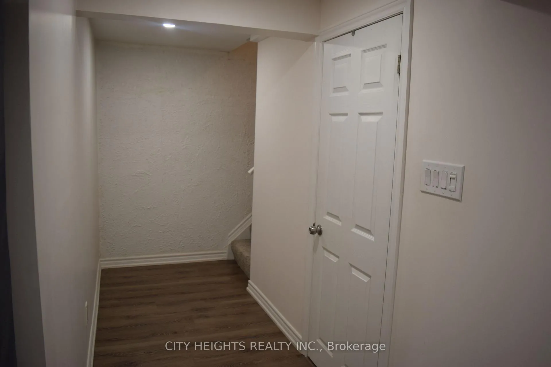 Photo 24 of 28 Crest Fern Way, Toronto, Roncesvalles — HOMEH