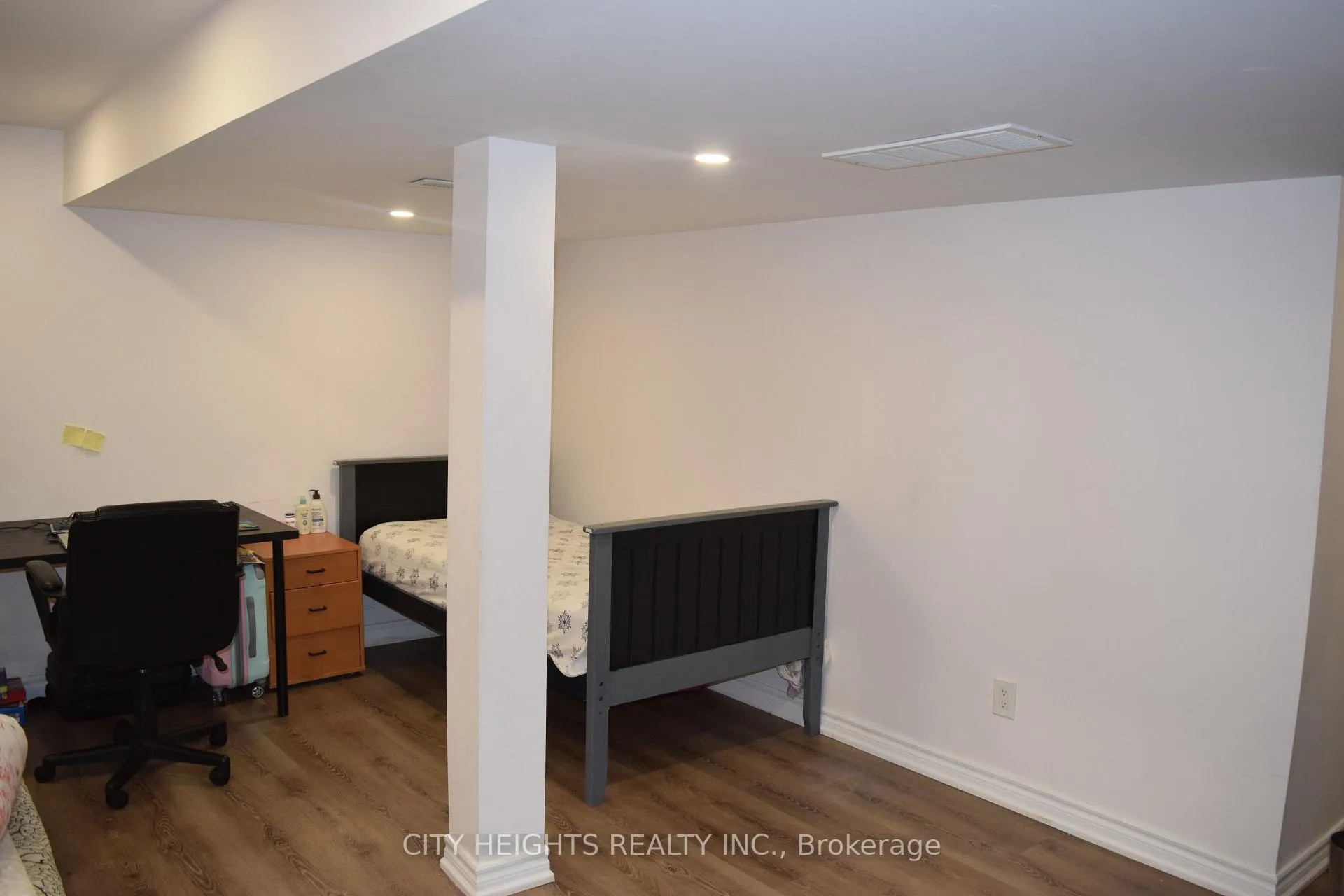 Photo 28 of 28 Crest Fern Way, Toronto, Roncesvalles — HOMEH
