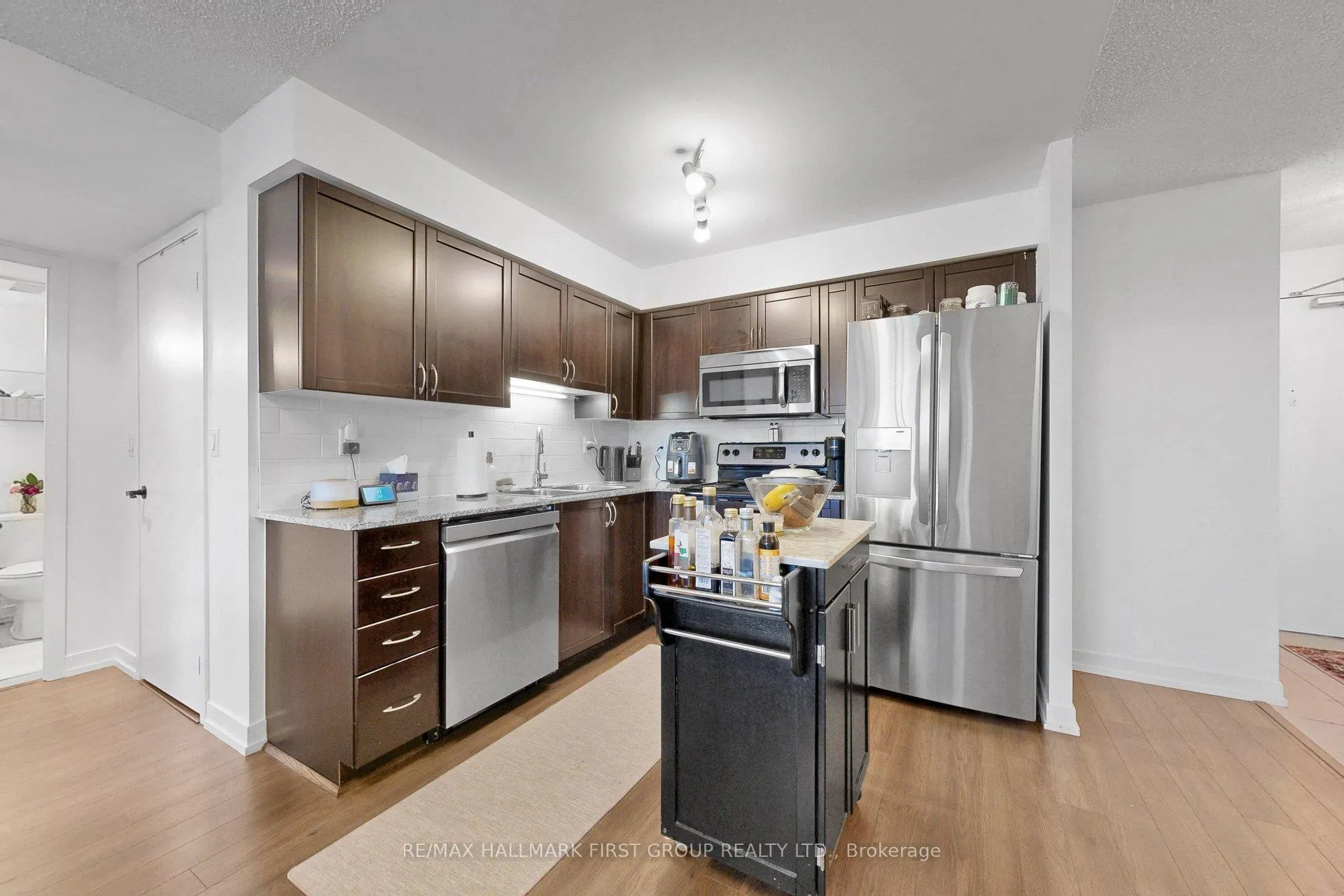 Photo 8 of Unit 918, 812 Lansdowne Avenue, Toronto, Dovercourt-Wallace Emerson-Junction — HOMEH