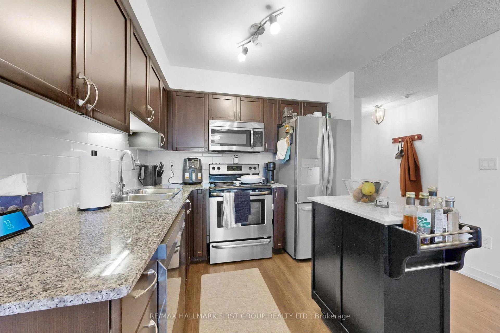 Photo 9 of Unit 918, 812 Lansdowne Avenue, Toronto, Dovercourt-Wallace Emerson-Junction — HOMEH