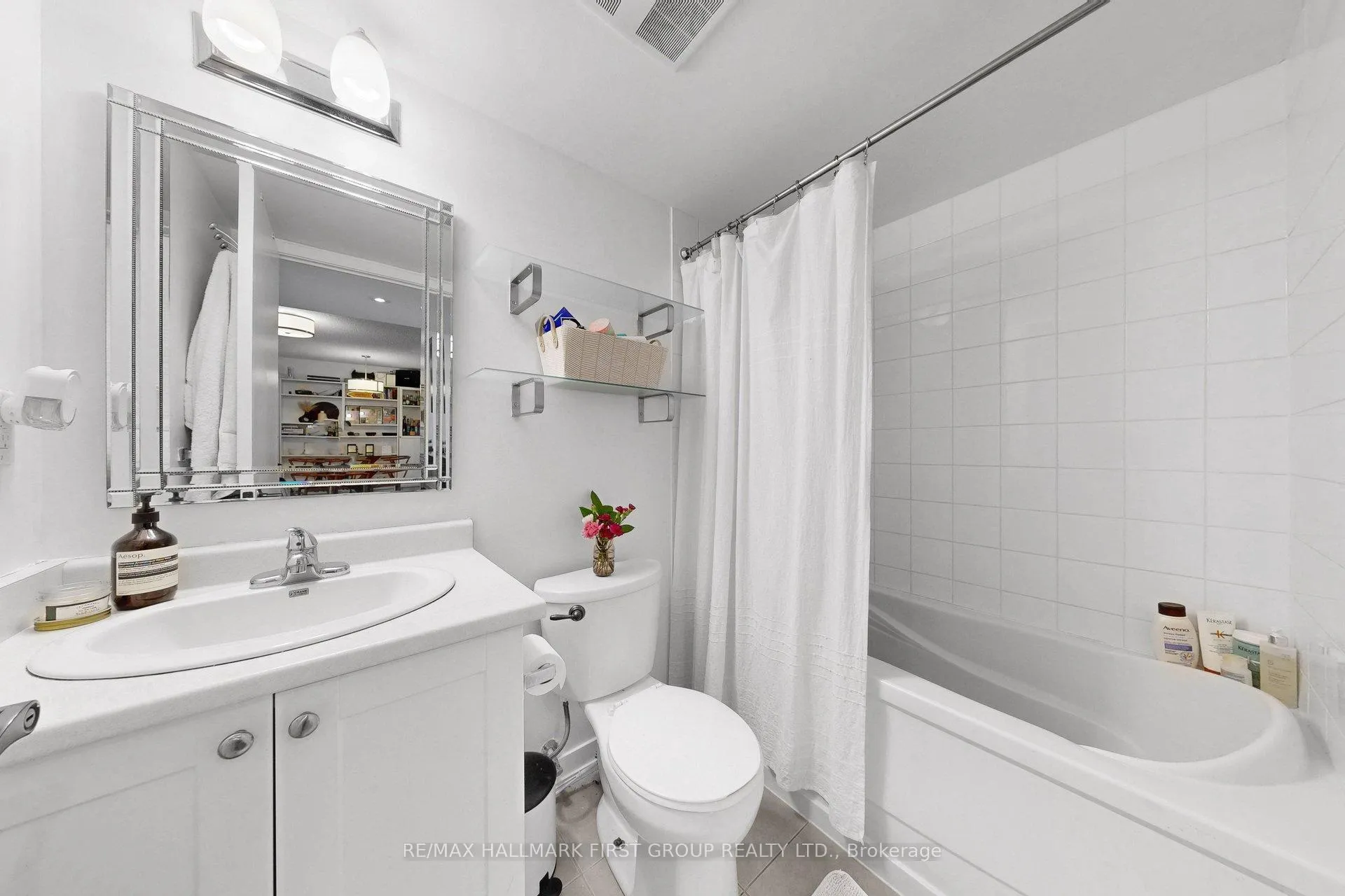 Photo 23 of Unit 918, 812 Lansdowne Avenue, Toronto, Dovercourt-Wallace Emerson-Junction — HOMEH