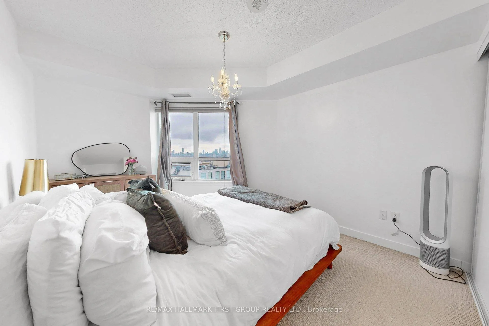 Photo 24 of Unit 918, 812 Lansdowne Avenue, Toronto, Dovercourt-Wallace Emerson-Junction — HOMEH