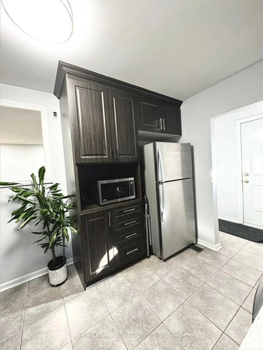 Photo 4 of 66 Fairglen Avenue, Brampton, Bram West — HOMEH