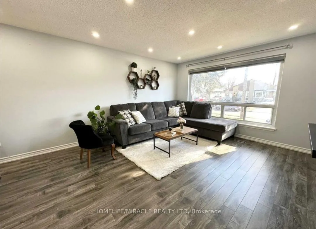 Photo 6 of 66 Fairglen Avenue, Brampton, Bram West — HOMEH