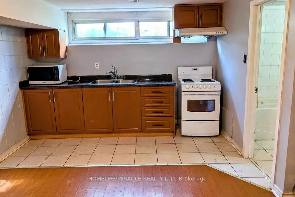 Photo 24 of 66 Fairglen Avenue, Brampton, Bram West — HOMEH