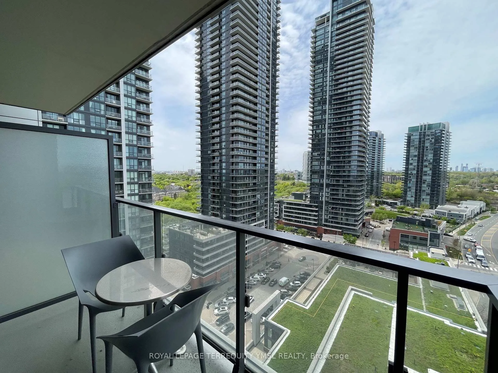 Front of Unit 1806, 2200 Lake Shore Boulevard W